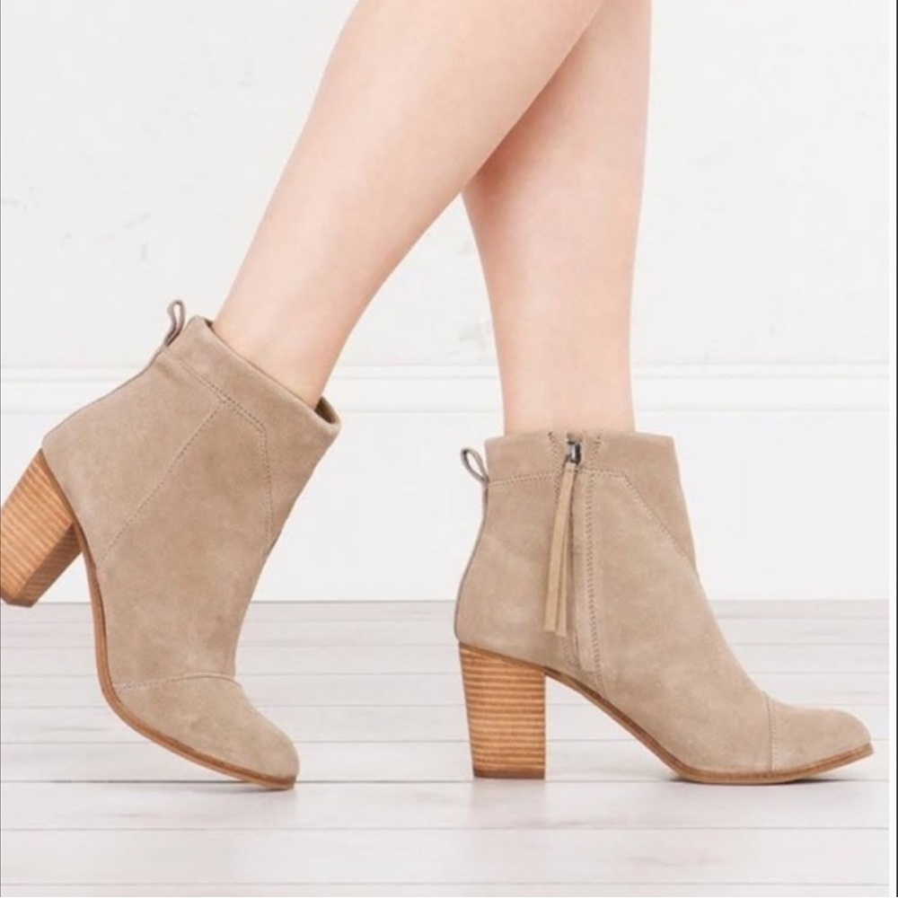 Toms Lunata Suede Block Heel booties size 10